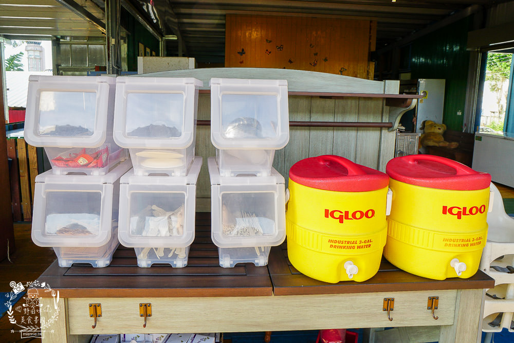 高雄景觀咖啡廳[老爸機場咖啡]免門票低消只要70元就能盡情欣賞飛機起落的美景風光!