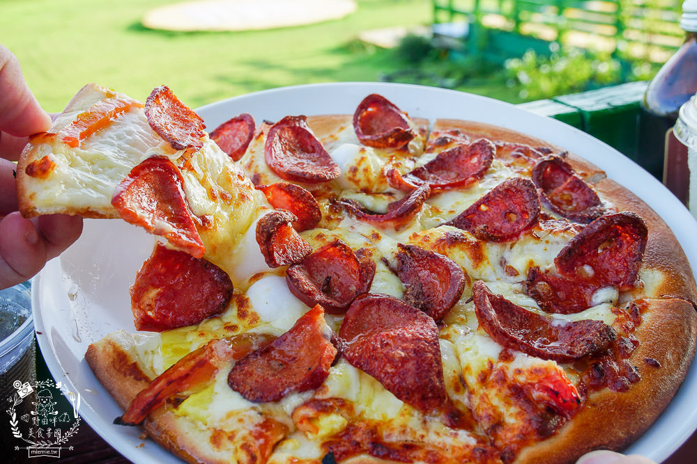 高雄景觀咖啡廳[老爸機場咖啡]免門票低消只要70元就能盡情欣賞飛機起落的美景風光!