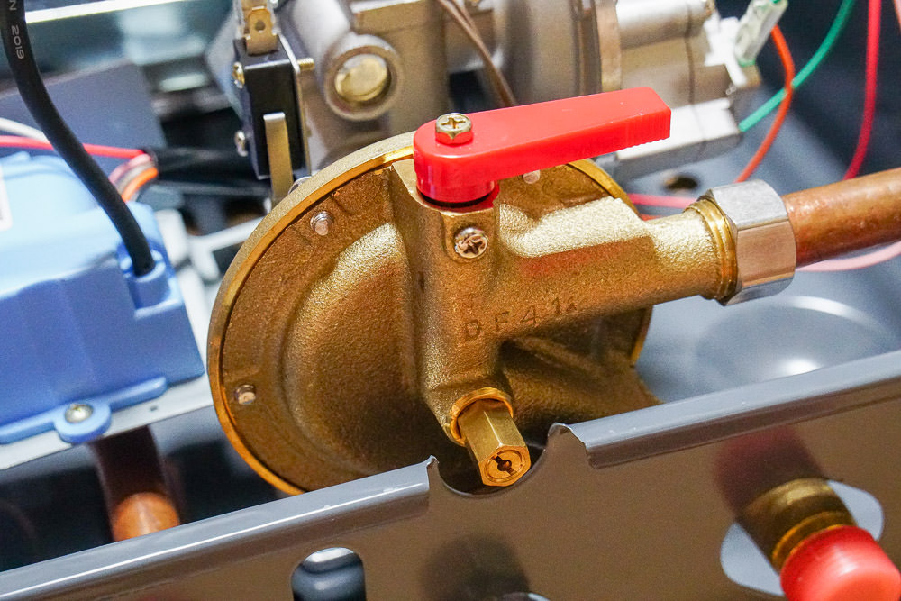 高雄熱水器安裝維修推薦!瓦斯爐排油煙機也很推的公司!不要再被品牌給騙了