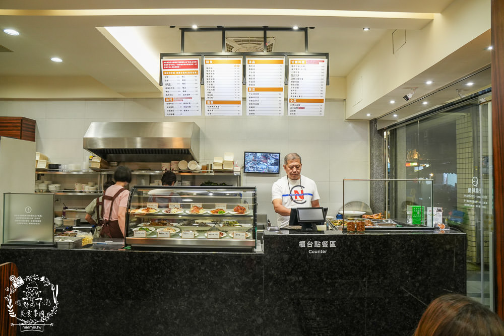 高雄鴨肉飯推薦[聰明鴨肉店]號稱鴨肉界LV的40年老店!推出真空鴨肉包裝送禮自用兩相宜!