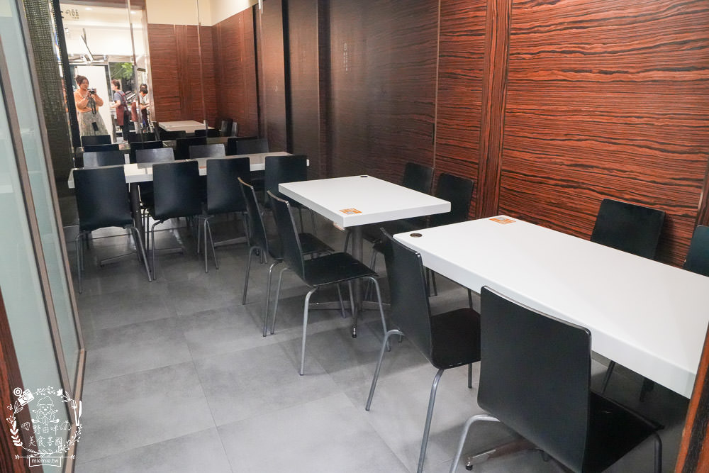 高雄鴨肉飯推薦[聰明鴨肉店]號稱鴨肉界LV的40年老店!推出真空鴨肉包裝送禮自用兩相宜!