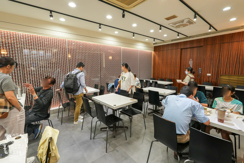 高雄鴨肉飯推薦[聰明鴨肉店]號稱鴨肉界LV的40年老店!推出真空鴨肉包裝送禮自用兩相宜!