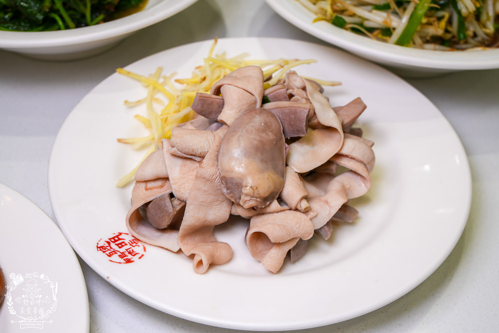高雄鴨肉飯推薦[聰明鴨肉店]號稱鴨肉界LV的40年老店!推出真空鴨肉包裝送禮自用兩相宜!