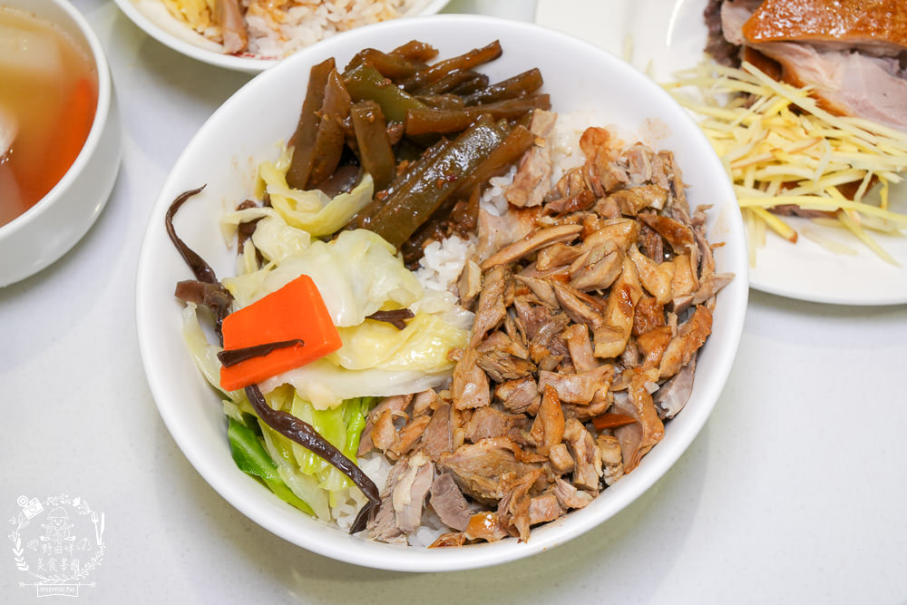 高雄鴨肉飯推薦[聰明鴨肉店]號稱鴨肉界LV的40年老店!推出真空鴨肉包裝送禮自用兩相宜!