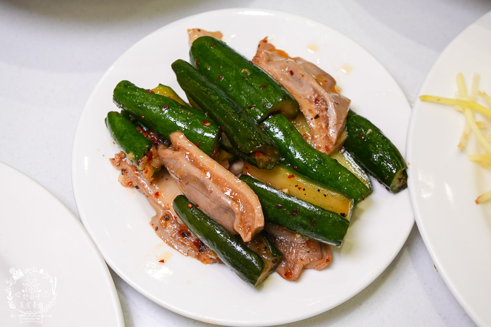 高雄鴨肉飯推薦[聰明鴨肉店]號稱鴨肉界LV的40年老店!推出真空鴨肉包裝送禮自用兩相宜!