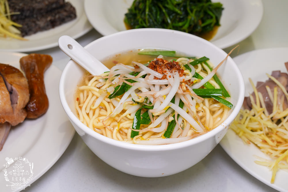 高雄鴨肉飯推薦[聰明鴨肉店]號稱鴨肉界LV的40年老店!推出真空鴨肉包裝送禮自用兩相宜!