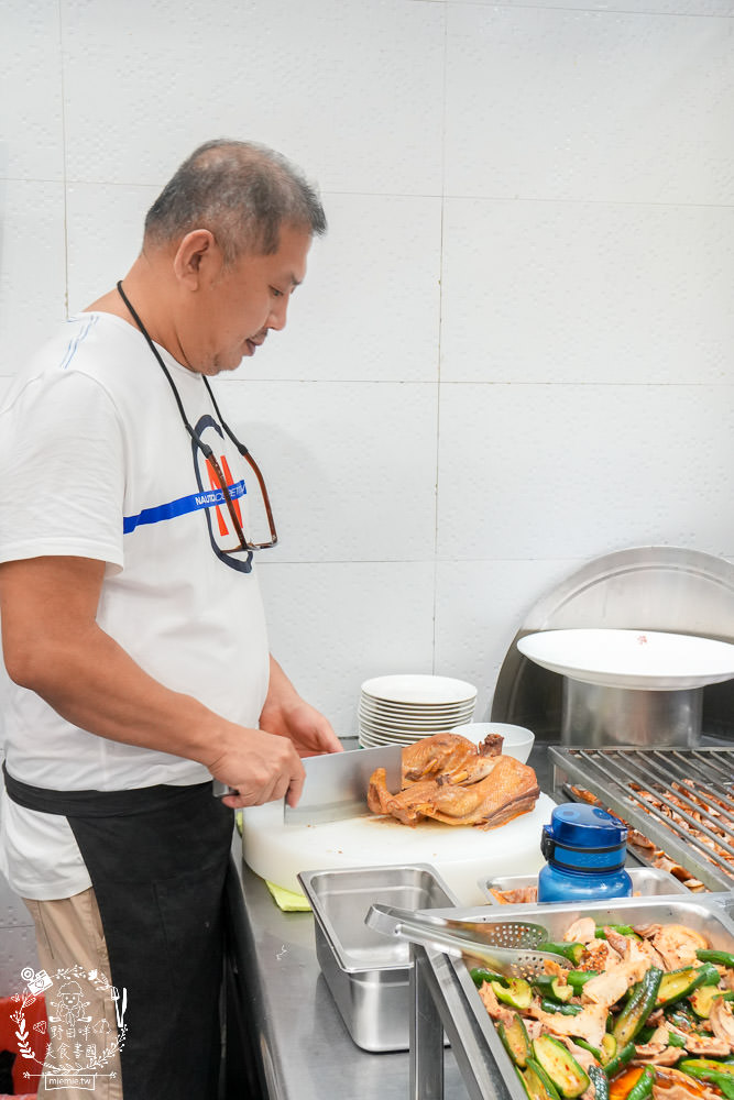 高雄鴨肉飯推薦[聰明鴨肉店]號稱鴨肉界LV的40年老店!推出真空鴨肉包裝送禮自用兩相宜!