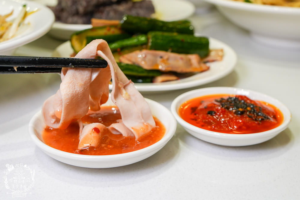 高雄鴨肉飯推薦[聰明鴨肉店]號稱鴨肉界LV的40年老店!推出真空鴨肉包裝送禮自用兩相宜!