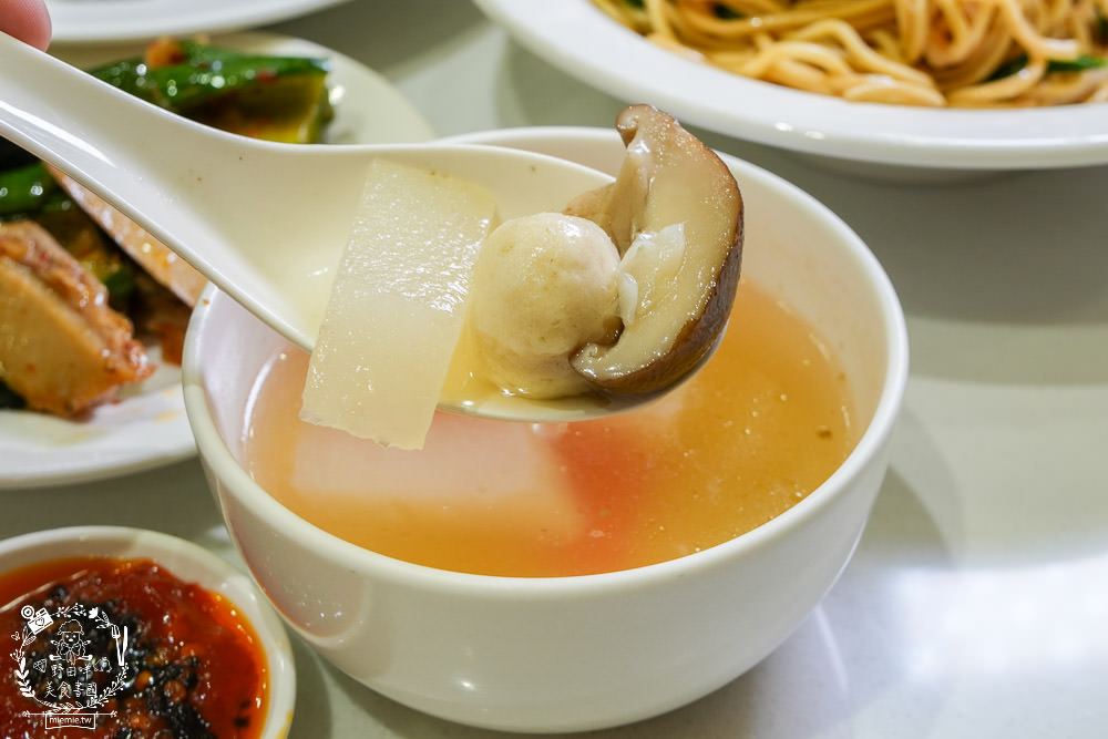 高雄鴨肉飯推薦[聰明鴨肉店]號稱鴨肉界LV的40年老店!推出真空鴨肉包裝送禮自用兩相宜!