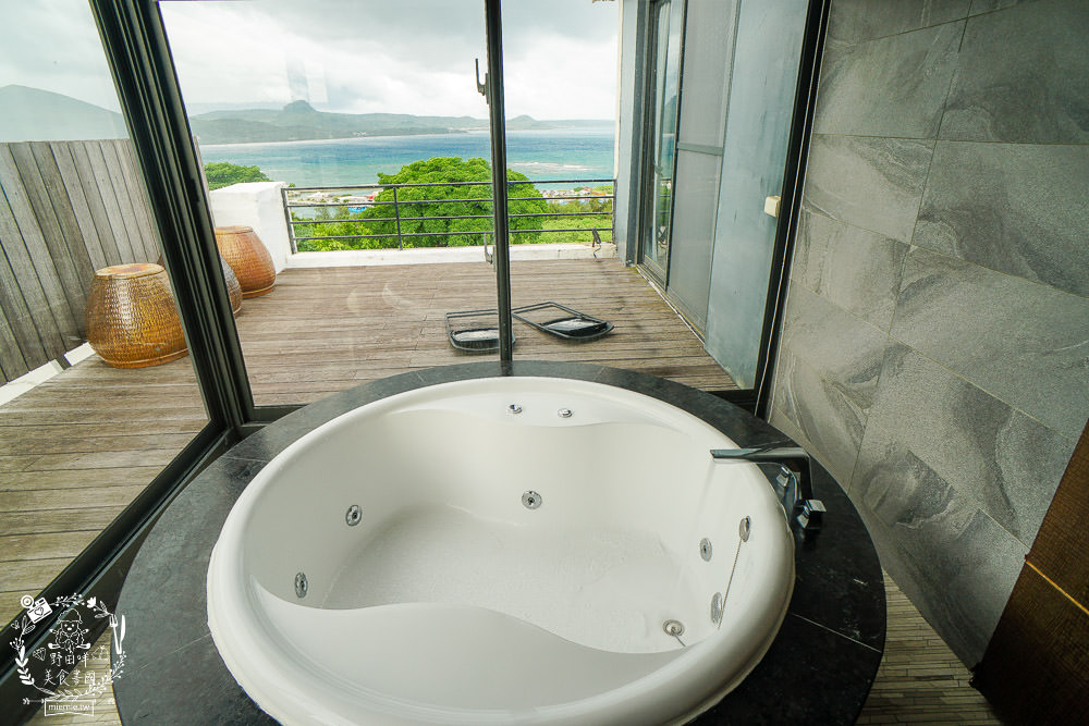 墾丁海景住宿[聽靜海休閒會館]睡醒就是湛藍大海與唯美日出!欣賞遼闊海景邊泡澡