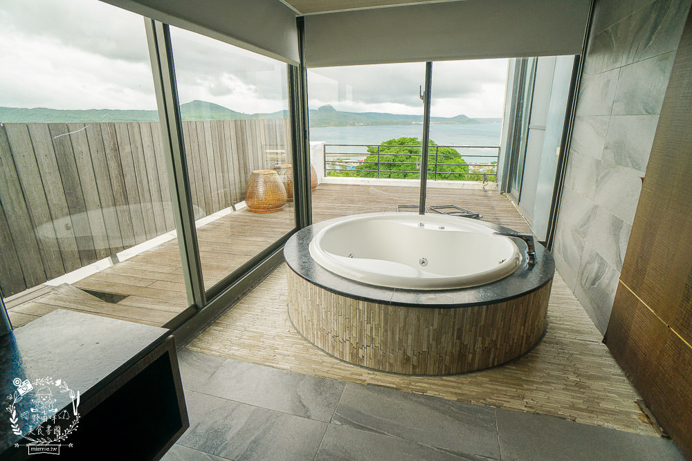 墾丁海景住宿[聽靜海休閒會館]睡醒就是湛藍大海與唯美日出!欣賞遼闊海景邊泡澡