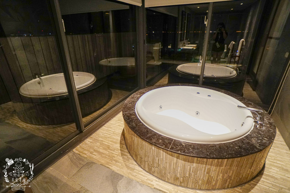 墾丁海景住宿[聽靜海休閒會館]睡醒就是湛藍大海與唯美日出!欣賞遼闊海景邊泡澡