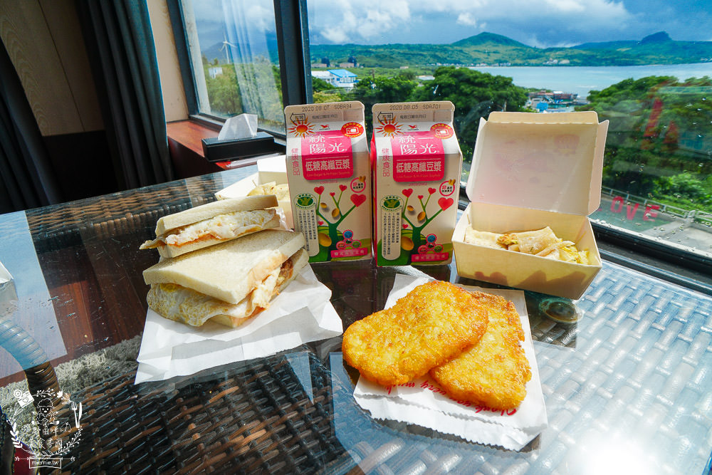 墾丁海景住宿[聽靜海休閒會館]睡醒就是湛藍大海與唯美日出!欣賞遼闊海景邊泡澡