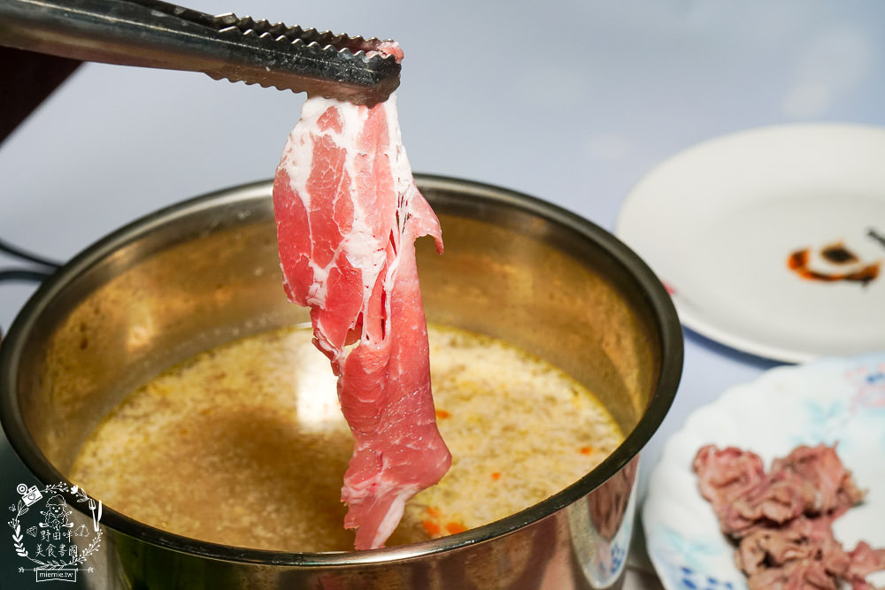 高雄肉多多火鍋推出防疫2.0經濟套餐限定 5折!4人餐均價才175元?肉肉多到吃不完?