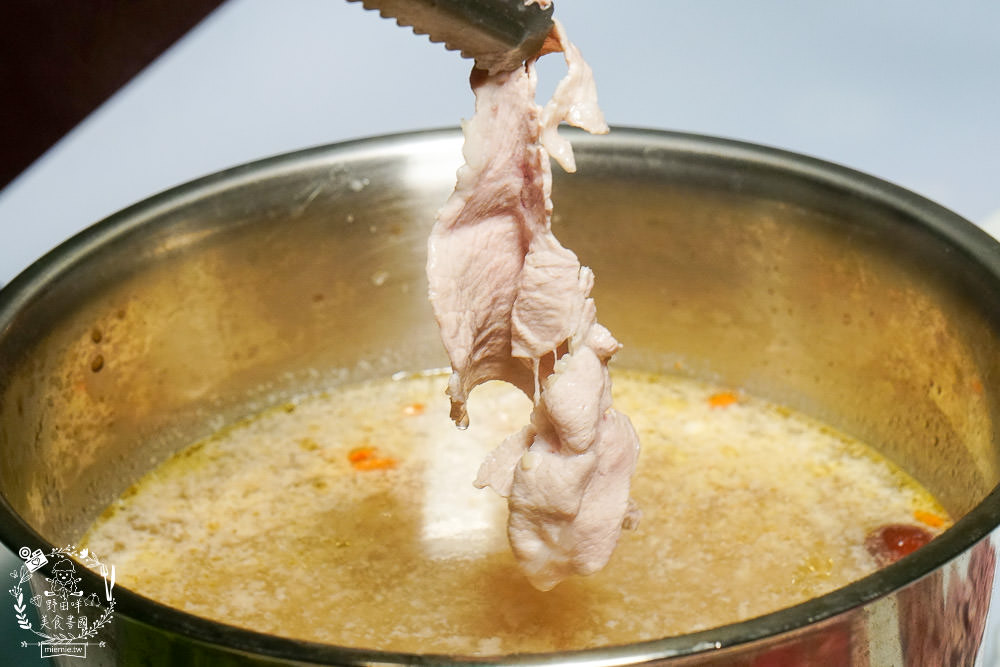 高雄肉多多火鍋推出防疫2.0經濟套餐限定 5折!4人餐均價才175元?肉肉多到吃不完?