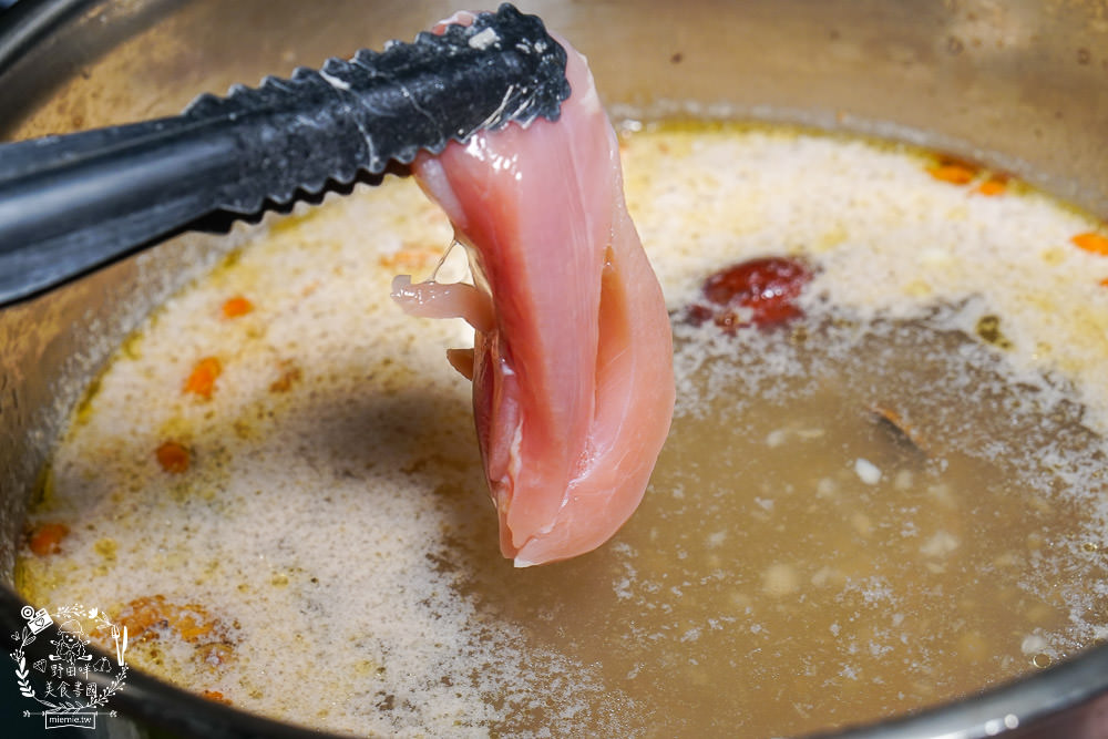 高雄肉多多火鍋推出防疫2.0經濟套餐限定 5折!4人餐均價才175元?肉肉多到吃不完?