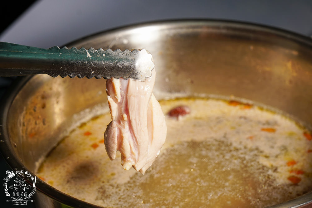 高雄肉多多火鍋推出防疫2.0經濟套餐限定 5折!4人餐均價才175元?肉肉多到吃不完?