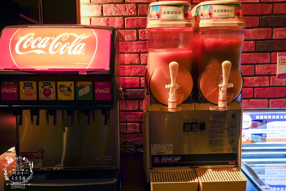 全台最大火鍋集團排隊宵夜名店[肉多多火鍋仁雄店]霸氣海鮮主餐+浮誇肉蛋糕好吃又好拍