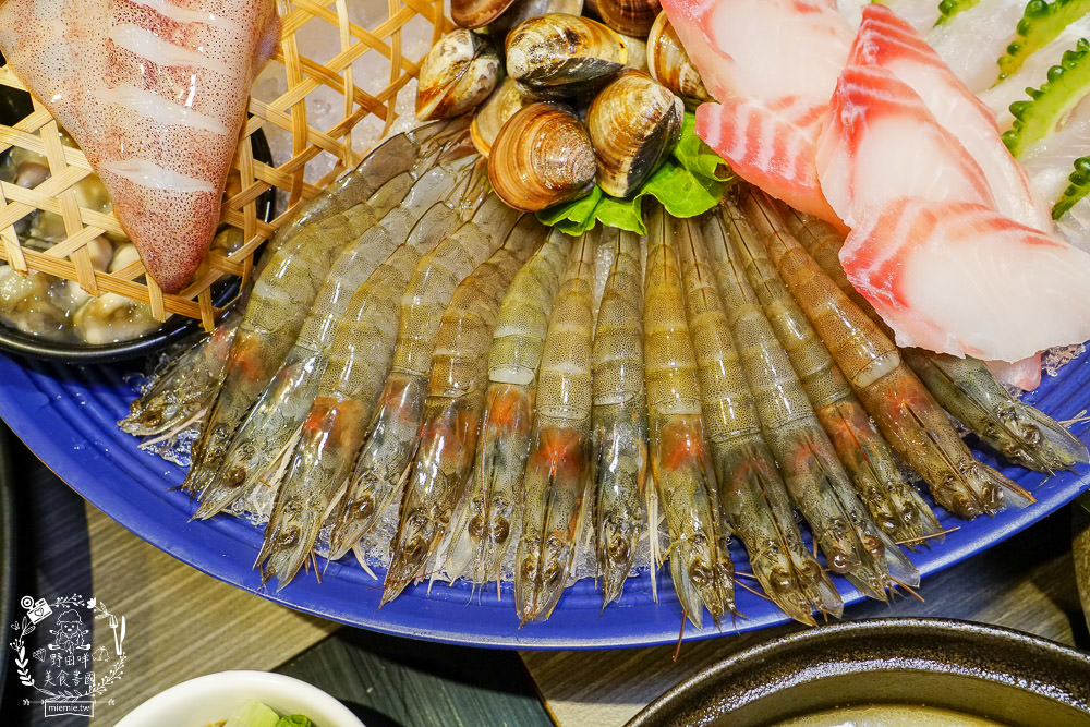 全台最大火鍋集團排隊宵夜名店[肉多多火鍋仁雄店]霸氣海鮮主餐+浮誇肉蛋糕好吃又好拍