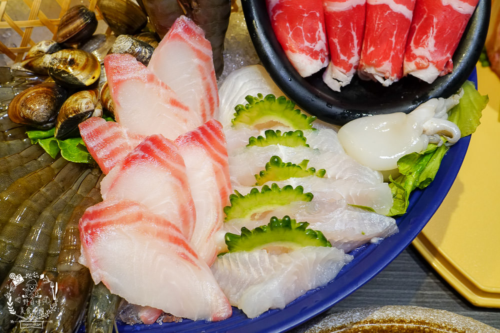 全台最大火鍋集團排隊宵夜名店[肉多多火鍋仁雄店]霸氣海鮮主餐+浮誇肉蛋糕好吃又好拍