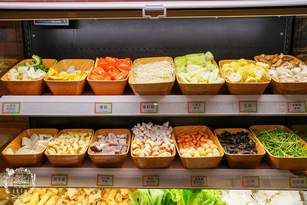 全台最大火鍋集團排隊宵夜名店[肉多多火鍋仁雄店]霸氣海鮮主餐+浮誇肉蛋糕好吃又好拍