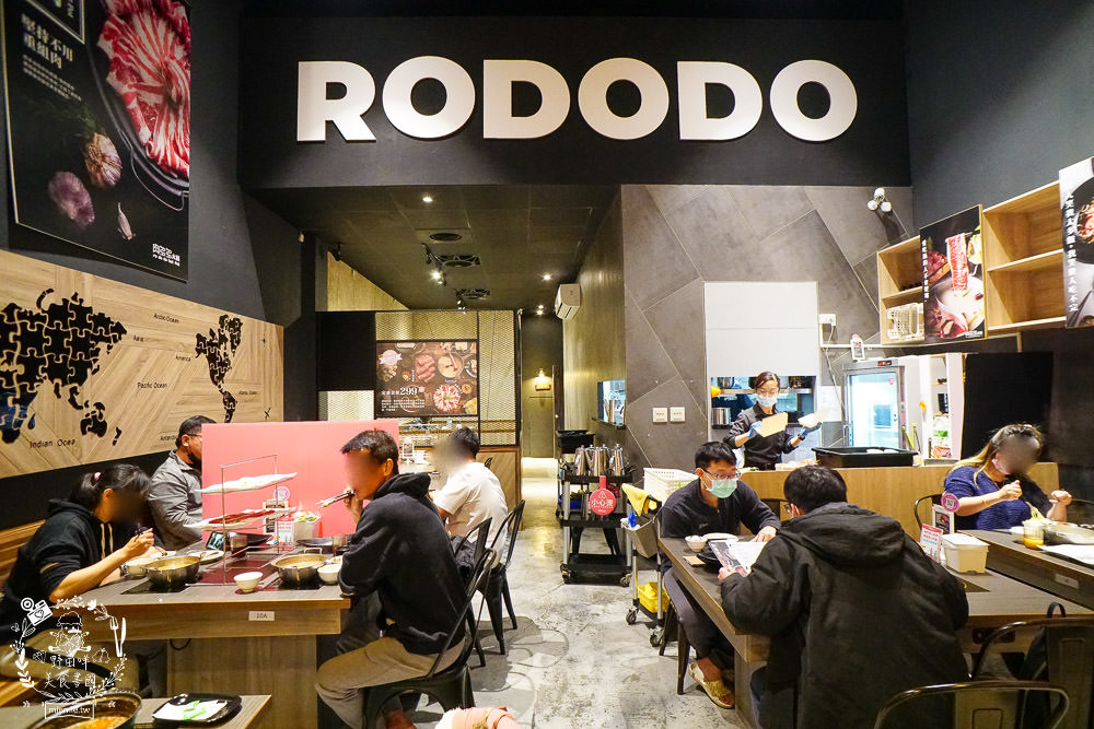 全台最大火鍋集團排隊宵夜名店[肉多多火鍋仁雄店]霸氣海鮮主餐+浮誇肉蛋糕好吃又好拍