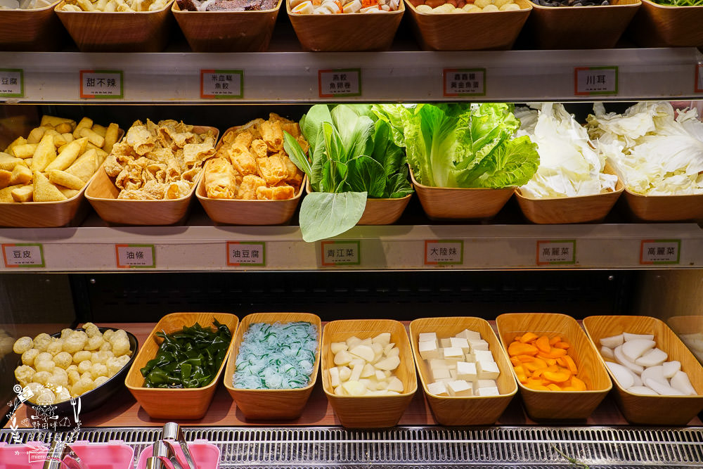 全台最大火鍋集團排隊宵夜名店[肉多多火鍋仁雄店]霸氣海鮮主餐+浮誇肉蛋糕好吃又好拍