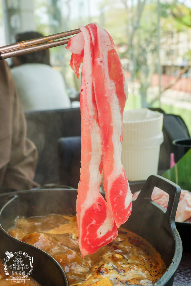 台灣火鍋第一品牌肉多多 大變身!網路溫度計好感度，星等及聲量排行蟬聯兩年第一名!蔬食者的天堂鍋物35種蔬菜無限吃到飽!肉多多開了50間分店你知道嗎?