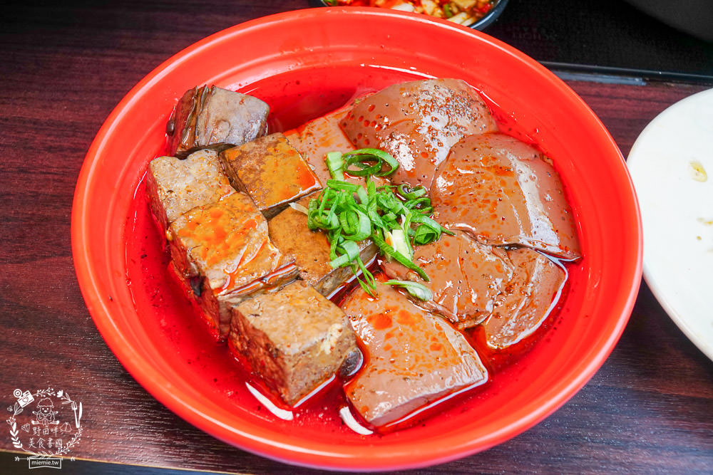 台灣火鍋第一品牌肉多多 大變身!網路溫度計好感度，星等及聲量排行蟬聯兩年第一名!蔬食者的天堂鍋物35種蔬菜無限吃到飽!肉多多開了50間分店你知道嗎?