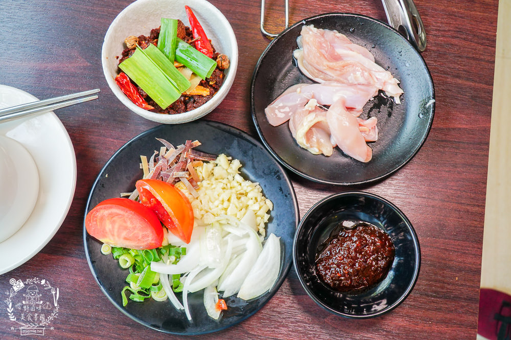 台灣火鍋第一品牌肉多多 大變身!網路溫度計好感度，星等及聲量排行蟬聯兩年第一名!蔬食者的天堂鍋物35種蔬菜無限吃到飽!肉多多開了50間分店你知道嗎?