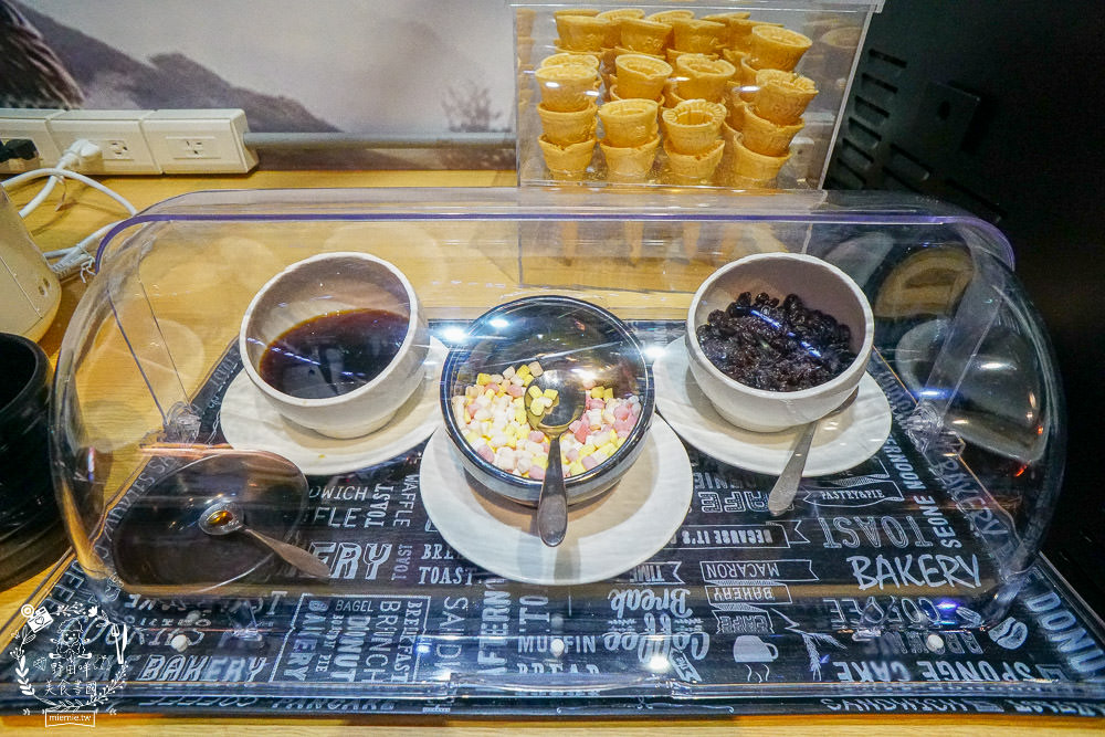 高雄[肉多多火鍋]聽說肉多多火鍋痛風海多多有12種海鮮???爽爽吃海鮮份量多到你嚇到!蔬菜火鍋自助吧30多種選擇霸氣吃到飽!也太撐了吧！