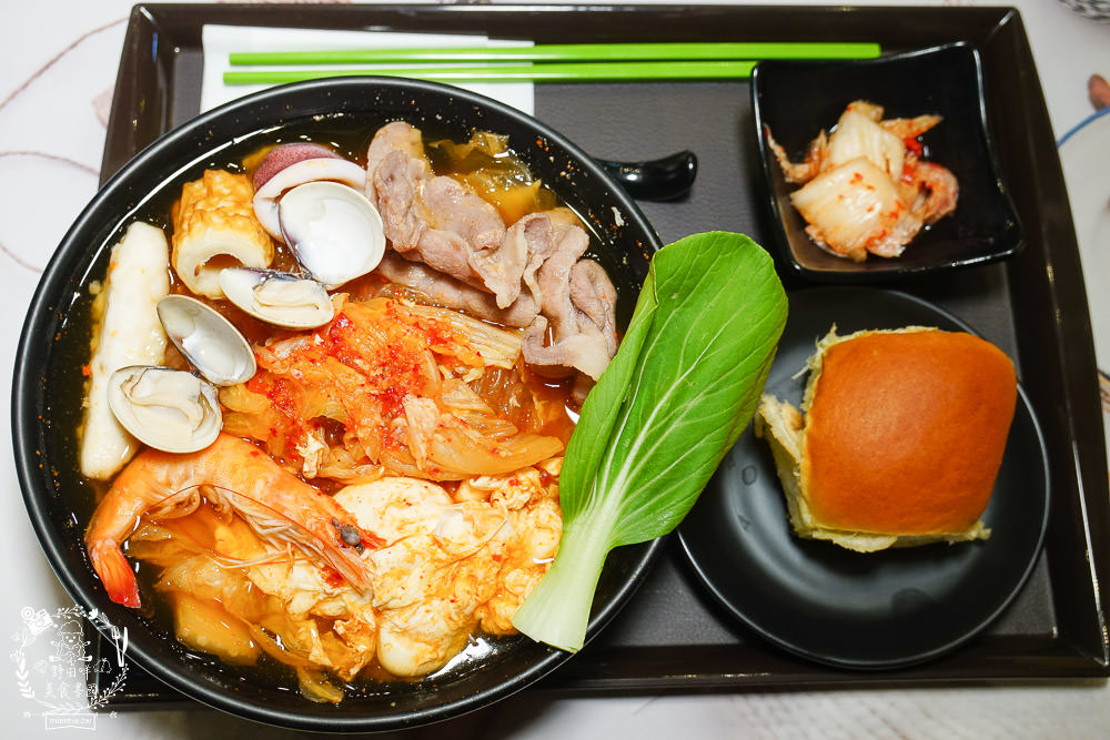 高雄[肯啃鍋]厚牛乳熬製的香醇牛奶鍋!麻辣牛奶鍋銷魂好喝~