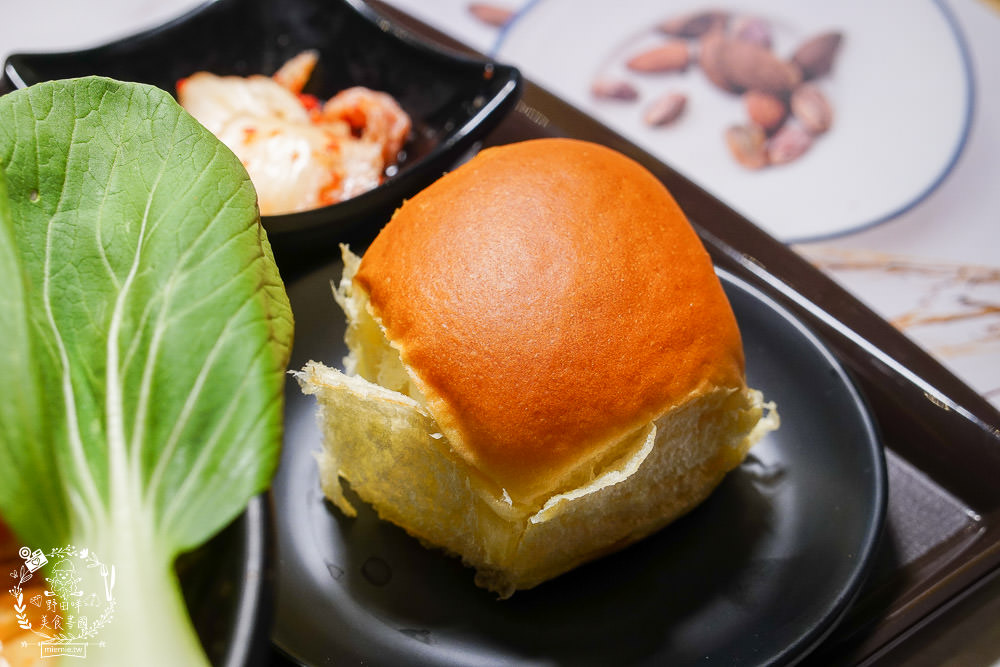 高雄[肯啃鍋]厚牛乳熬製的香醇牛奶鍋!麻辣牛奶鍋銷魂好喝~