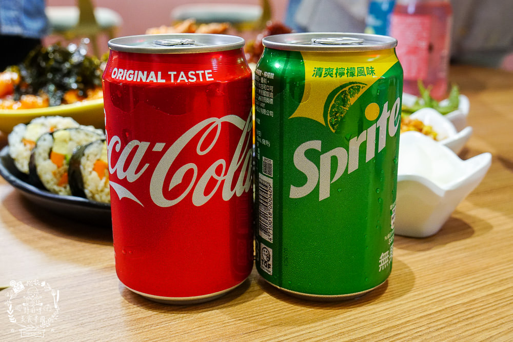 高雄[脆穀韓式炸雞]巨蛋商圈超夢幻的粉色韓國炸雞店!不用出國也能有置身在韓國的錯覺