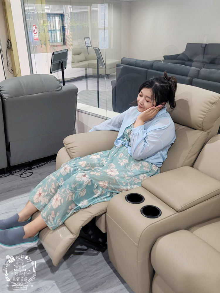 高雄電動沙發推薦[舒格登電動沙發]尺寸與顏色布料都可以客製化的電動沙發!居然還有耐抓的貓抓布電動沙發呢!