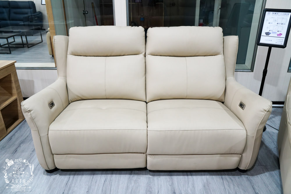 高雄電動沙發推薦[舒格登電動沙發]尺寸與顏色布料都可以客製化的電動沙發!居然還有耐抓的貓抓布電動沙發呢!