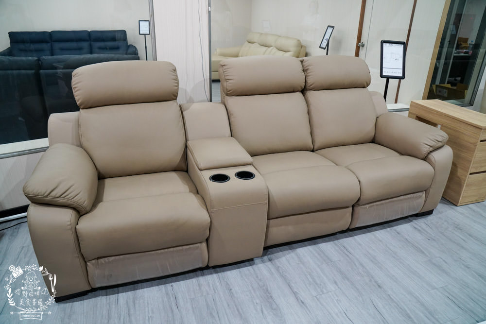 高雄電動沙發推薦[舒格登電動沙發]尺寸與顏色布料都可以客製化的電動沙發!居然還有耐抓的貓抓布電動沙發呢!