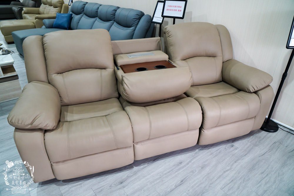 高雄電動沙發推薦[舒格登電動沙發]尺寸與顏色布料都可以客製化的電動沙發!居然還有耐抓的貓抓布電動沙發呢!