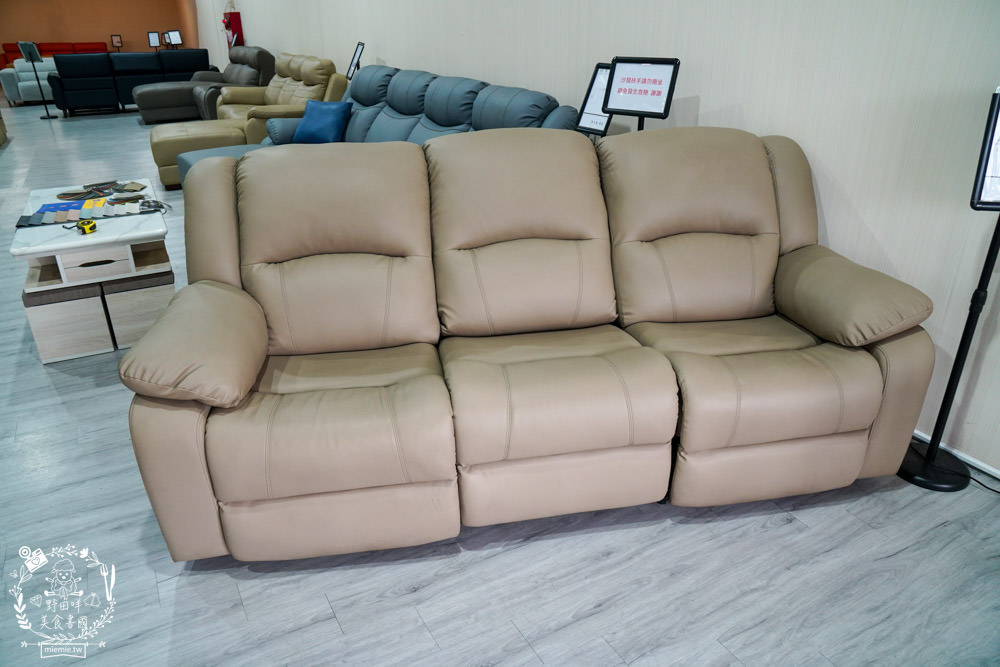 高雄電動沙發推薦[舒格登電動沙發]尺寸與顏色布料都可以客製化的電動沙發!居然還有耐抓的貓抓布電動沙發呢!