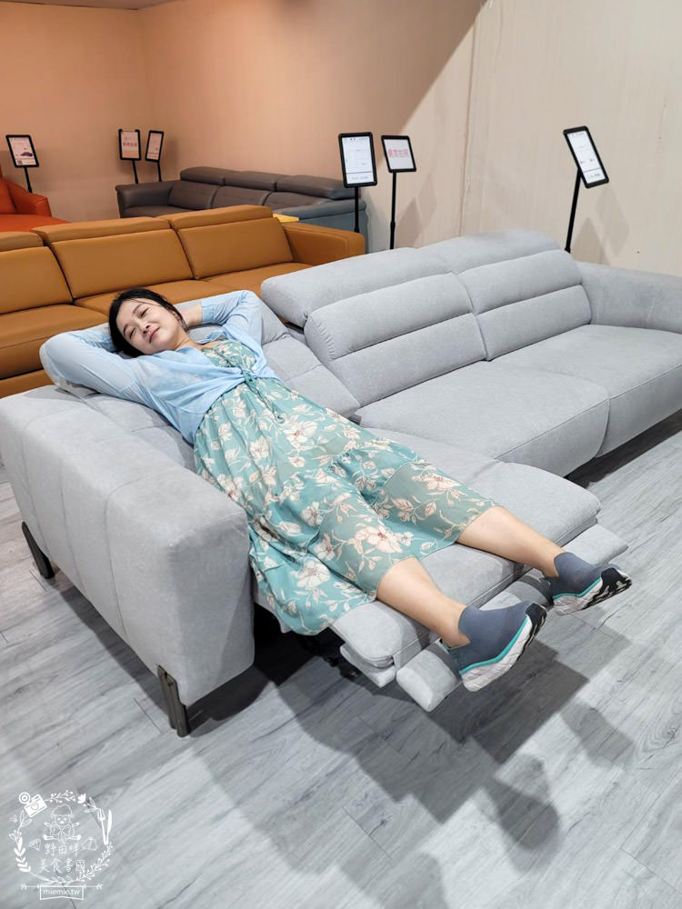 高雄電動沙發推薦[舒格登電動沙發]尺寸與顏色布料都可以客製化的電動沙發!居然還有耐抓的貓抓布電動沙發呢!