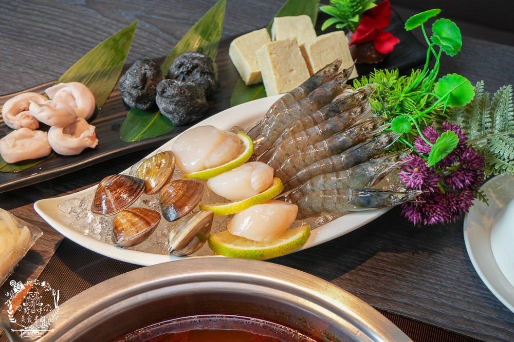 舞古賀鍋物專賣店|高雄日本A5和牛+巧克力和牛鮮美推薦!菜盤換的黑毛豬超級彈嫩可口!