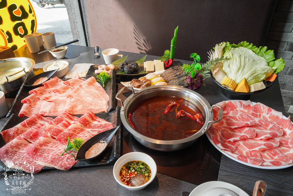 舞古賀鍋物專賣店|高雄日本A5和牛+巧克力和牛鮮美推薦!菜盤換的黑毛豬超級彈嫩可口!