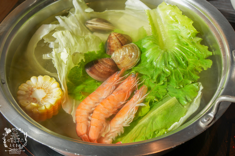 舞古賀鍋物專賣店|高雄日本A5和牛+巧克力和牛鮮美推薦!菜盤換的黑毛豬超級彈嫩可口!