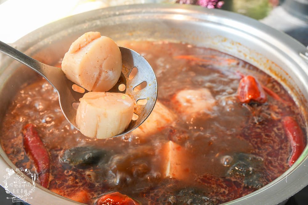 舞古賀鍋物專賣店|高雄日本A5和牛+巧克力和牛鮮美推薦!菜盤換的黑毛豬超級彈嫩可口!