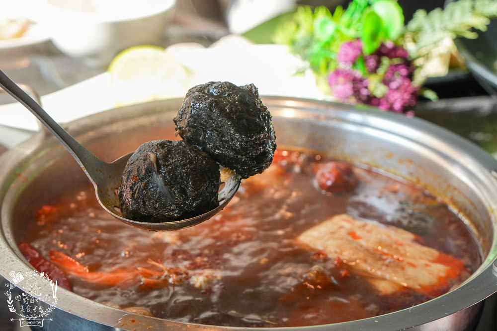 舞古賀鍋物專賣店|高雄日本A5和牛+巧克力和牛鮮美推薦!菜盤換的黑毛豬超級彈嫩可口!