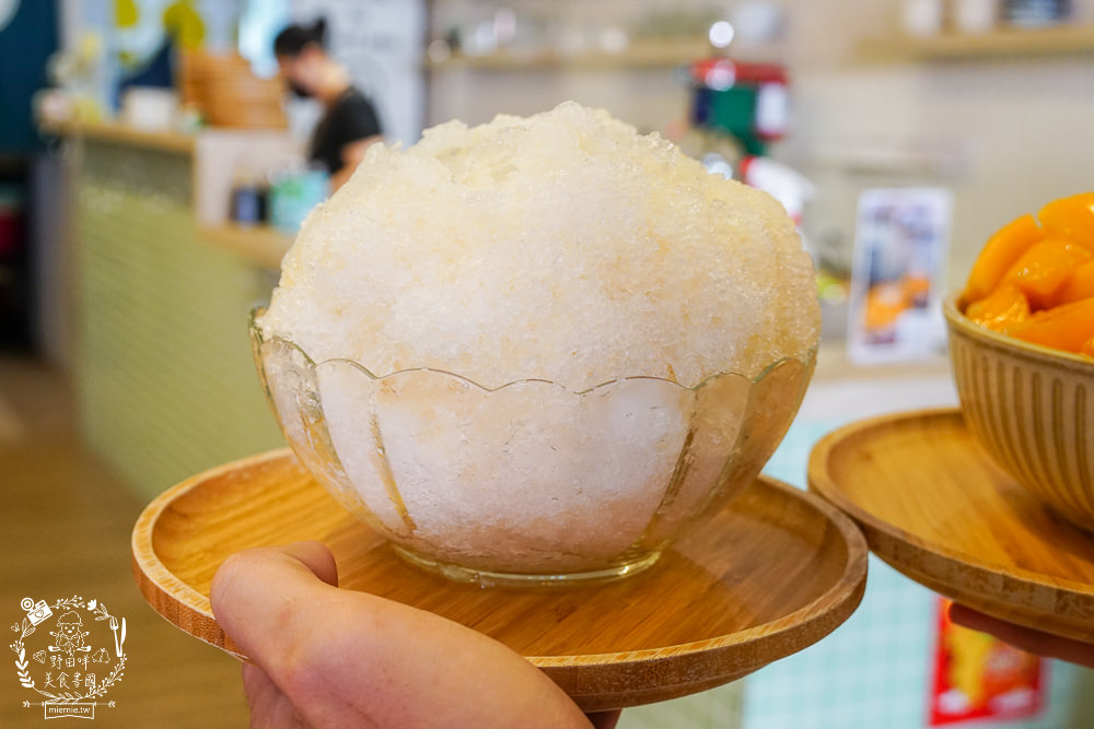 高雄[良品冰室]鳳山超好拍的日式冰店!超浮誇芒果冰好拍又好吃!鳳山冰店推薦!