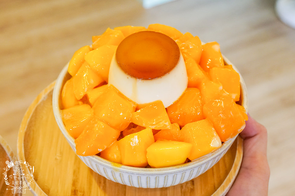 高雄[良品冰室]鳳山超好拍的日式冰店!超浮誇芒果冰好拍又好吃!鳳山冰店推薦!