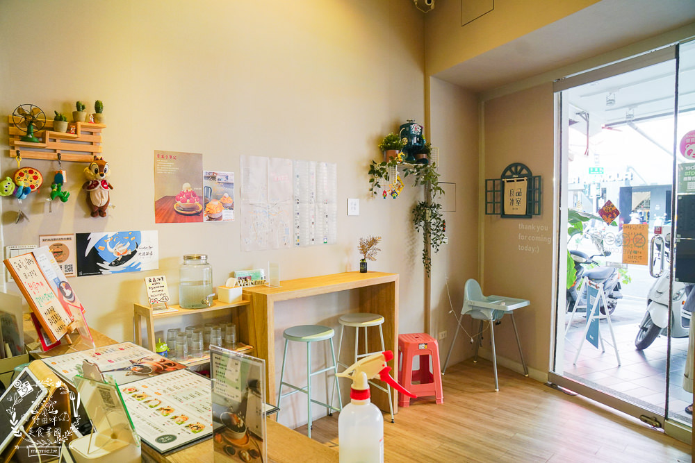 高雄[良品冰室]鳳山超好拍的日式冰店!超浮誇芒果冰好拍又好吃!鳳山冰店推薦!