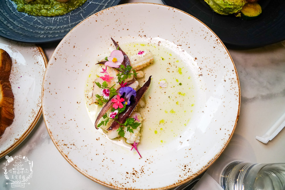 艾可廚坊Fusion Restaurant & Bar|隱藏在帕可麗酒店的森林系超精緻義法料理!極致銷魂的煙燻鴨胸肉美味必點!
