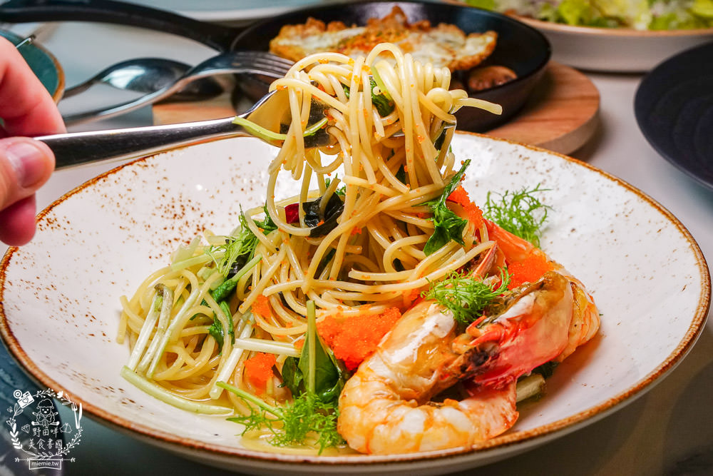 艾可廚坊Fusion Restaurant & Bar|隱藏在帕可麗酒店的森林系超精緻義法料理!極致銷魂的煙燻鴨胸肉美味必點!